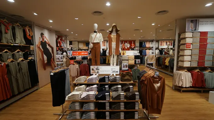 Sensasi Belanja Pakaian dengan Sentuhan Seni di Gerai Ikonik Terbaru UNIQLO