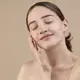 Memahami karakter kulit kombinasi dapat membantu memilih produk skincare yang tidak terlalu berat tetapi tetap mampu menjaga kelembapan. (Foto/Dok: Magnific)