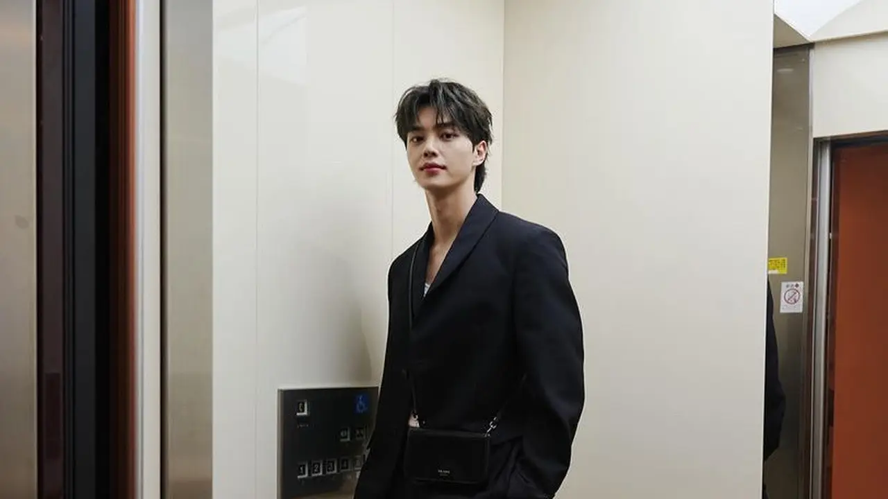 Song Kang Puas dengan Hasil Latihan Punggung demi Tampil Paripurna Saat Beradegan Telanjang di Sweet Home 2, Karya Terakhir Sebelum Wamil [@songkang_b]