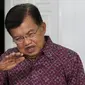 Wakil Presiden RI, Drs. H. Muhammad Jusuf Kalla saat wawancara khusus dengan Tim Liputan6.com, Jakarta, Senin (19/10/2015). (Liputan6.com/Herman Zakharia)