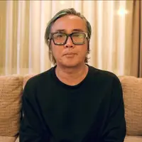 Thomas Ramadhan bassis grup band Gigi mengeluhkan tagihan air yang melonjak hingga jutaan. Padahal, ia mengaku rumahnya hanya dihuni dua orang dan juga tidak digunakan untuk usaha. [Instagram/thomasramdhan]