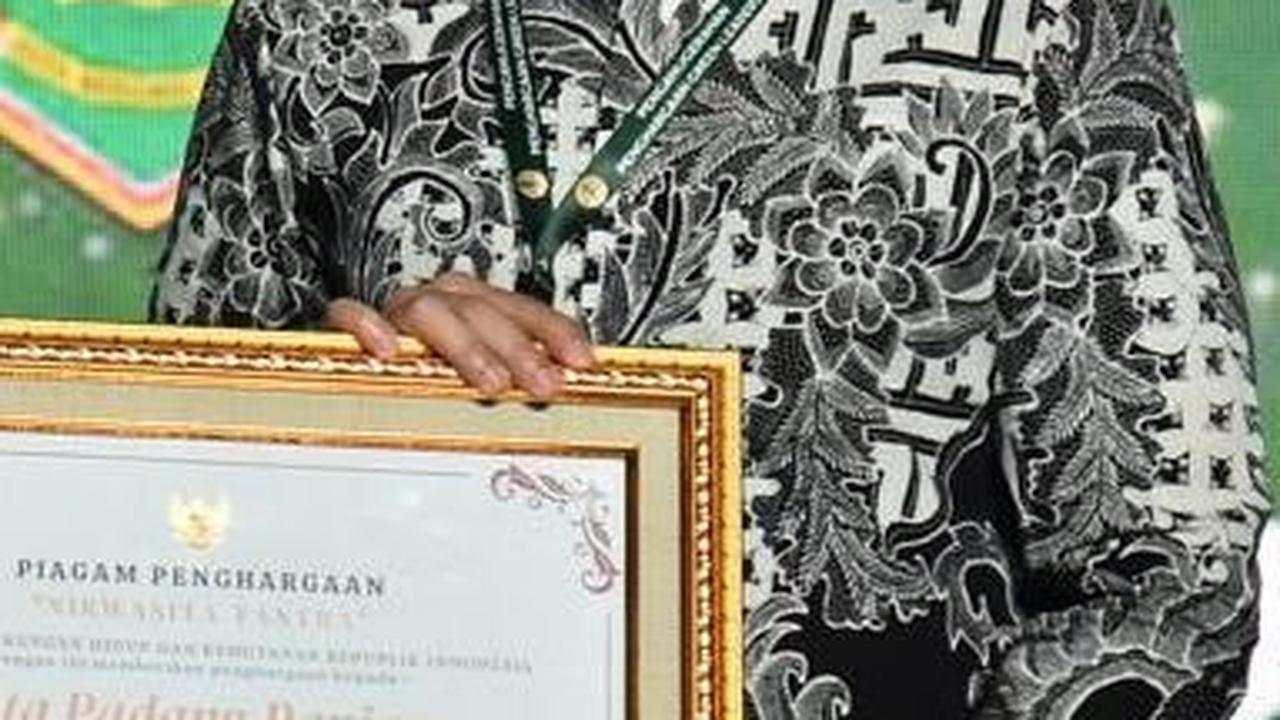 Berturut-turut, Wako Fadly Amran Terima Penghargaan Nirwasita Tantra Dua Kategori