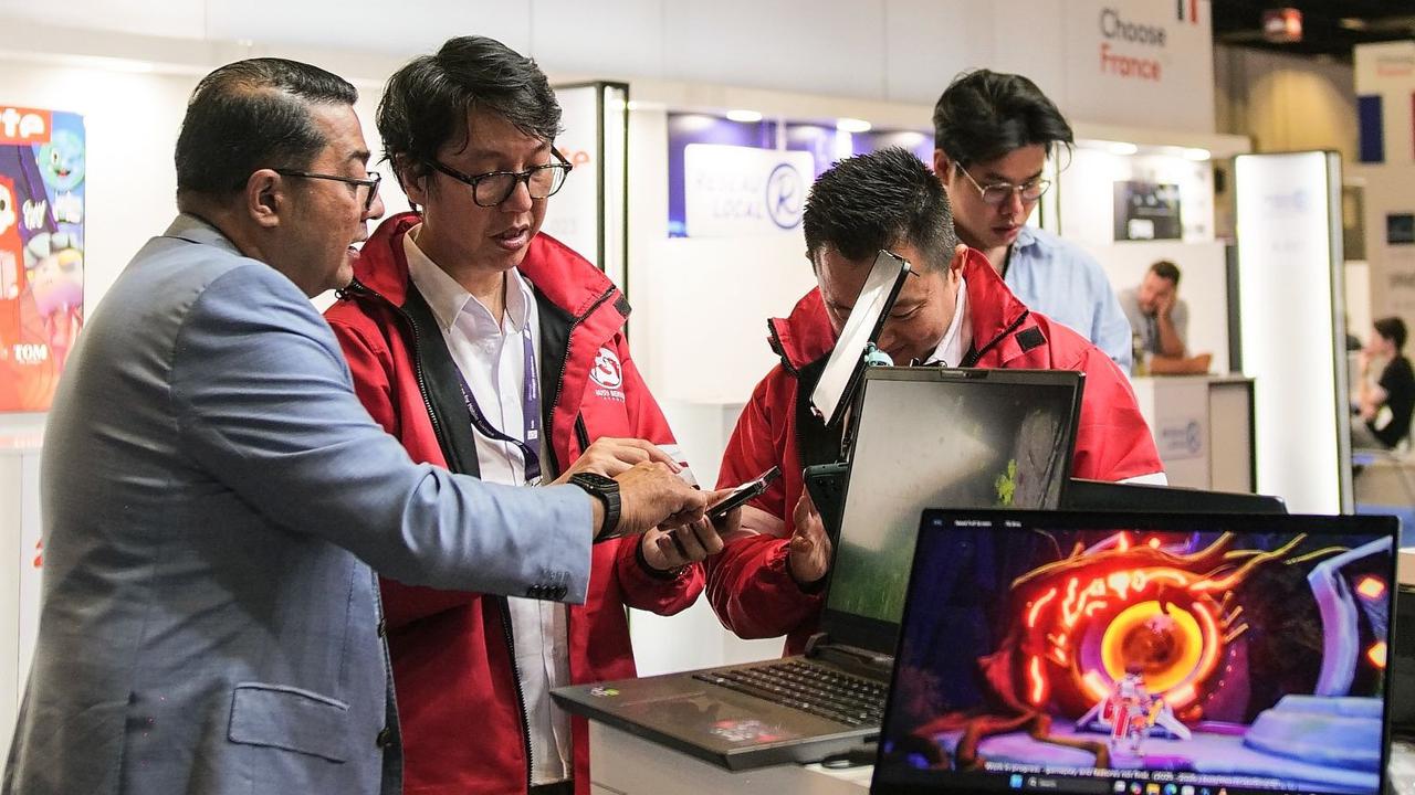 Menteri Ekonomi Kreatif (Ekraf) Teuku Riefky Harsya Kunjungi Gamescom 2025