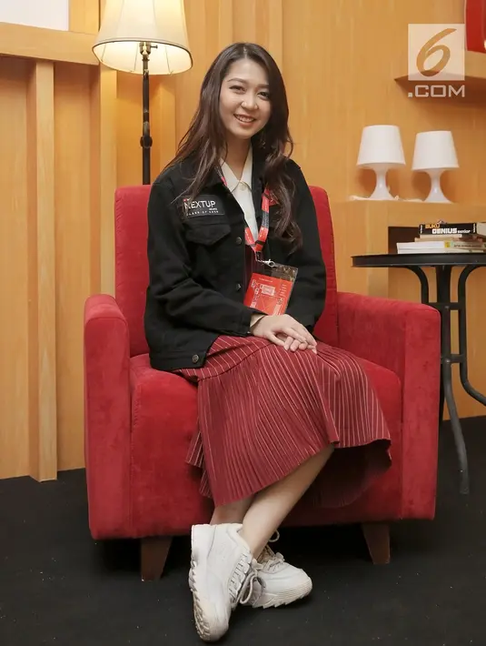 Jessica Veranda eks JKT48 berpose disel-sela acara YouTube NextUp 2019 di Kota Kasablanka, Jakarta, Selasa (30/4/2019). Lulus dari JKT48, dara kelahiran 19 Agustus 1993 menjadi seorang kreator dengan konten-konten kreatif yang diunggahnya di dunia maya. (Fimela.com/Bambang E Ros)