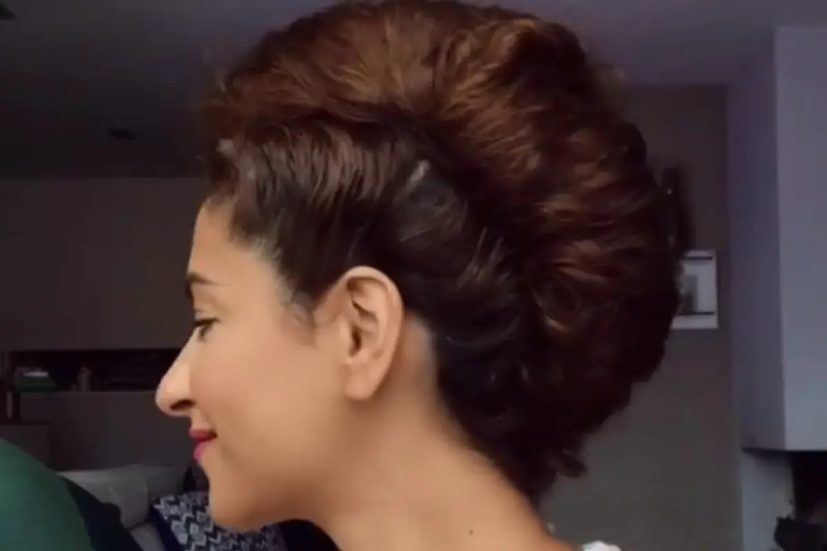 Tampil Beda dengan Gaya Rambut Mohawk Super Kece