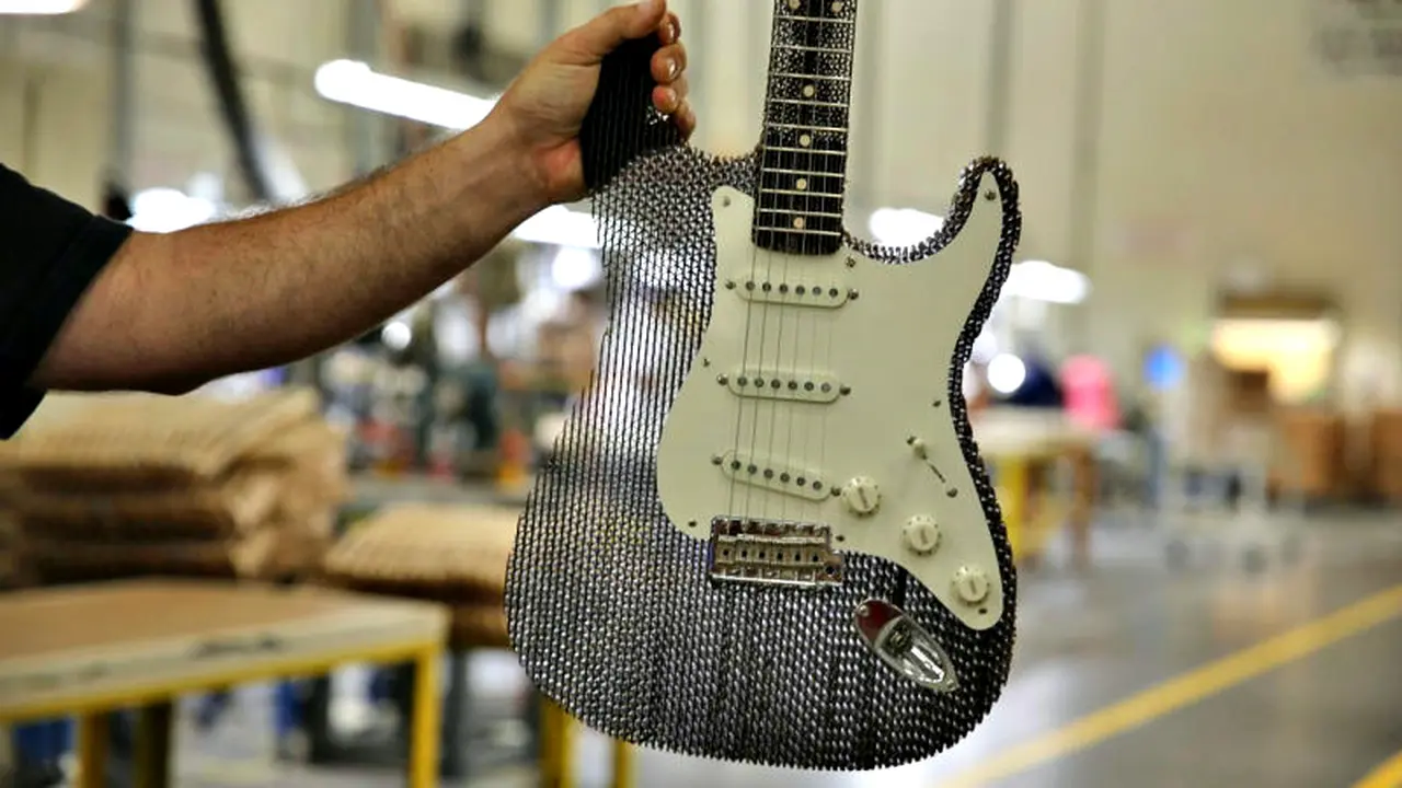 Keren, Gitar Listrik Ini Terbuat Dari Bahan Kardus
