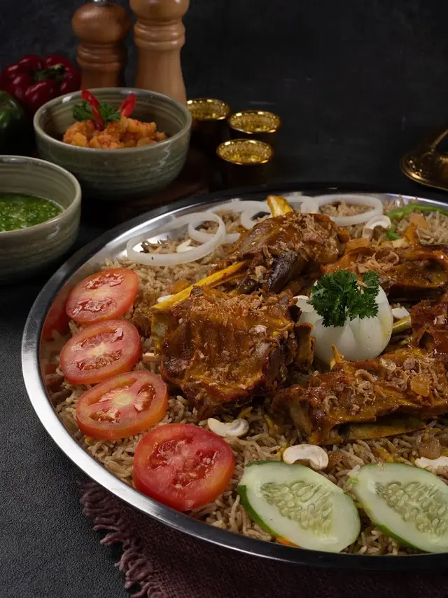 Tempat Makan Nasi Kebuli di Bandung Terpopuler