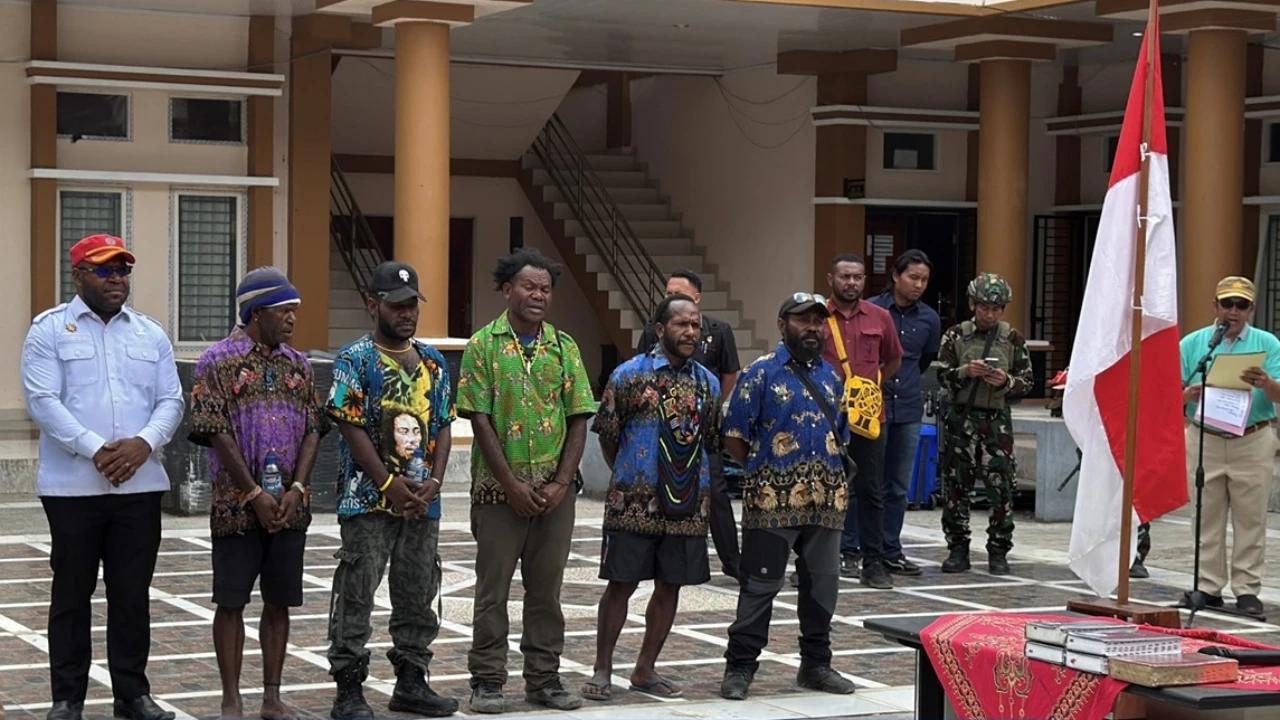 Lima Tokoh KKB Taubat, Janji Sumpah Setia Kembali ke NKRI