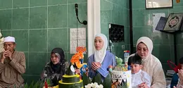 Nikita Willy Rayakan Ulang Tahun Issa ke-4 di Mushola bersama keluarga. [@nikitawillyofficial94]