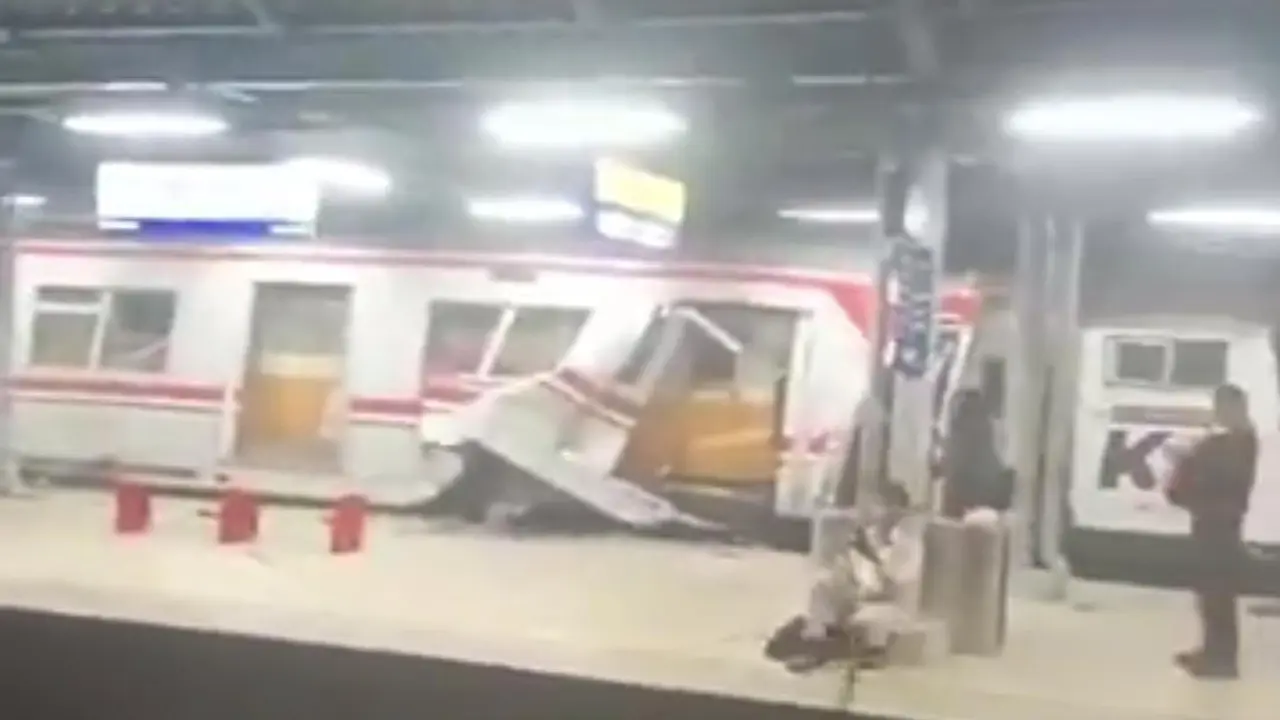 terjadi insiden operasional di wilayah Stasiun Bekasi Timur, Daerah Operasi 1 Jakarta, pada Senin (27/4/2026), yang berdampak pada perjalanan kereta api.