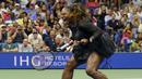 Serena Williams berhasil memetik kemenangan atas Danka Kovinic di putaran pertama US Open 2022 yang berlangsung di Arthur Ashe Stadium, New York, Amerika Serikat, Selasa (30/08/2022) pagi WIB. (AP/John Minchillo)