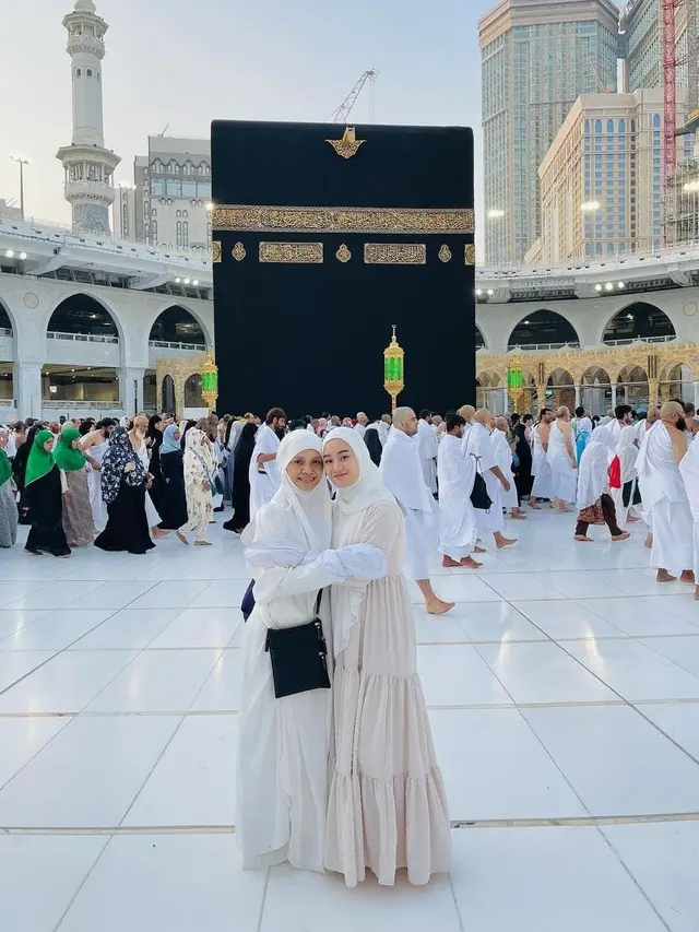 Potret Dinda Hauw Bersama Bunda