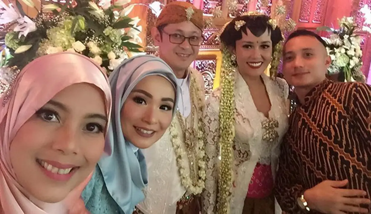 "Alasan privasi, Mas. Memang dari pihak keluarga tidak memperbolehkan untuk diliput media," kata seorang juru bicara yang ditunjuk untuk mengurusi media. (Instagram/sorayalarasat1)