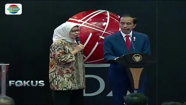 Jokowi meminta Direktur Utama PT Jasa Marga Desi Aryani untuk terus terang kenapa sekuritisasi Tol Jagorawi membutuhkan waktu sebulan.