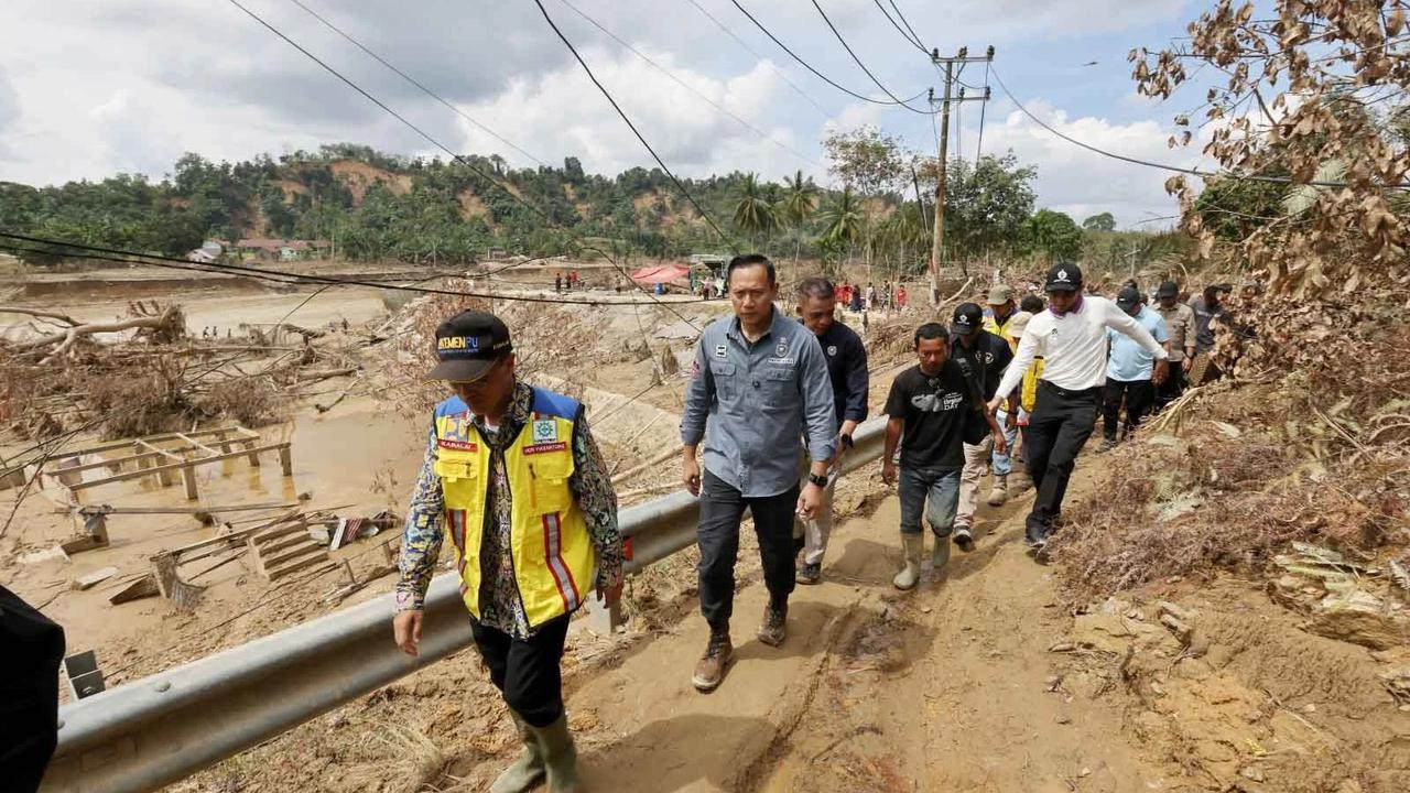 FOTO: AHY Pimpin Langsung Penanganan Cepat Pemulihan Banjir dan Longsor di Aceh Tamiang