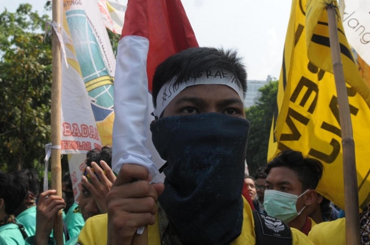 Ratusan mahasiswa gelar 'Sidang Rakyat' di depan Istana Merdeka