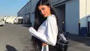 Kylie Jenner memang sudah kembali memamerkan foto seksi di Instagramnya. Namun, ia jarang sekali memamerkan perutnya. (instagram/kyliejenner)