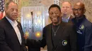 Bersama Santos, Carlos Alberto Torres (kiri) dan Pele memenangi dua gelar divisi pertama dan lima trofi negara bagian Sao Paulo. (AFP/Emmanuel Dunand)