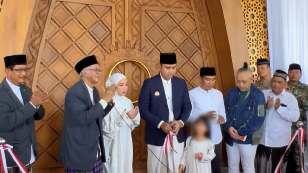 Caca Frederica Menangis di Peresmian Masjid Agung Kendal, Berharap Bisa Salat Tarawih di Sana saat Ramadan