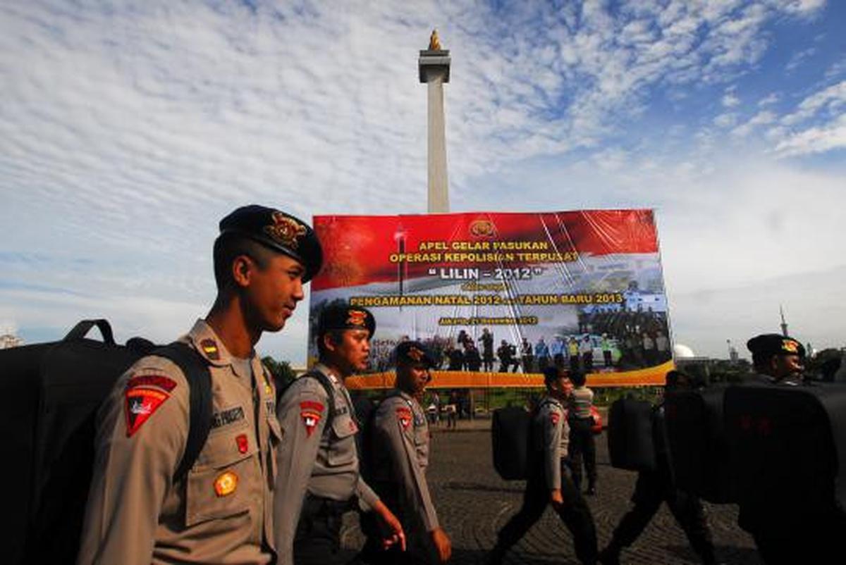 Apel gelar pasukan 'Operasi Lilin 2012' di Lapangan Monas