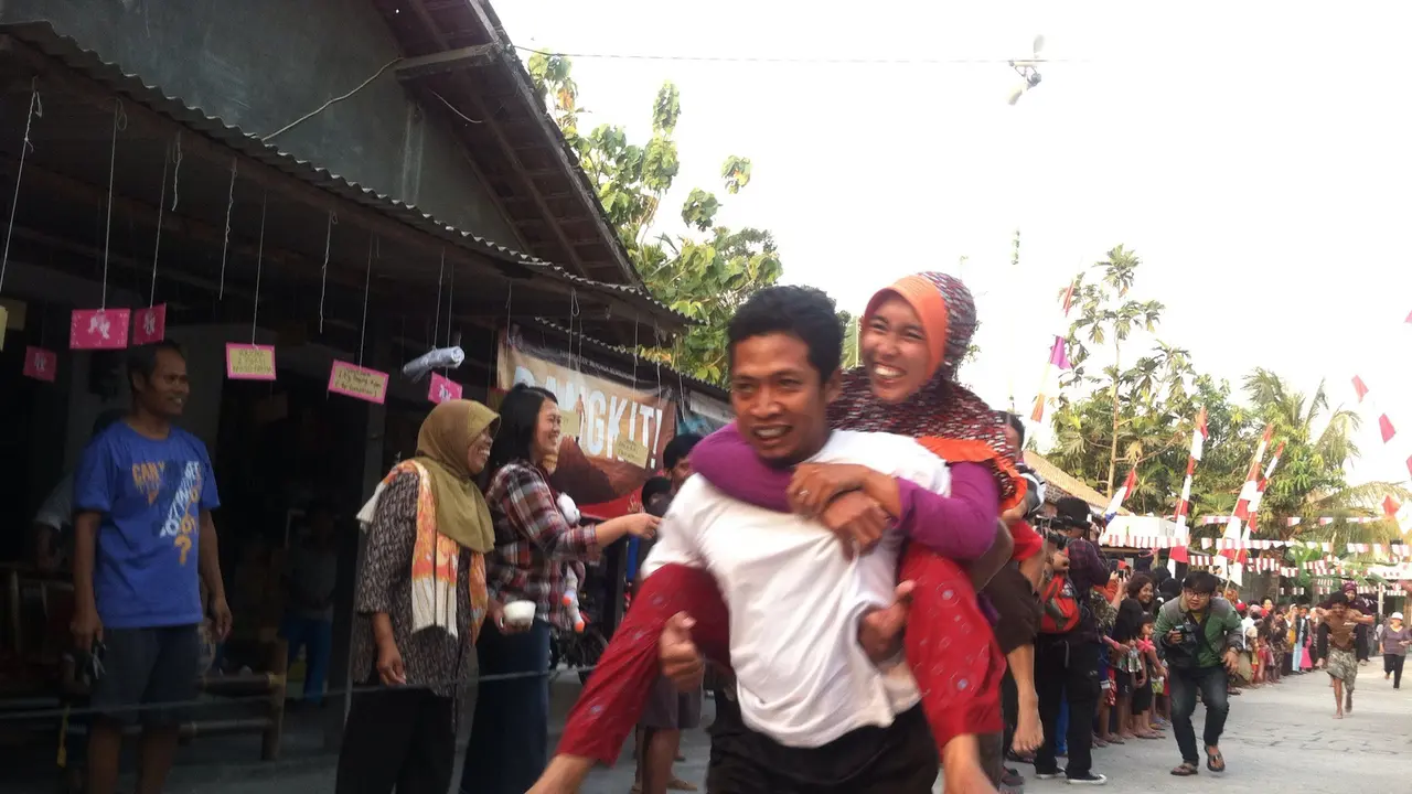 Lomba Gendong Istri