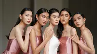 Referensi Model Baju Bridesmaid Satin (foto: Reve Art)