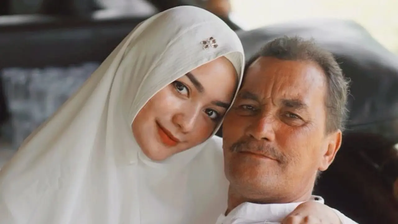 7 Potret Kenangan Citra Kirana dan Mendiang Sang Ayah, Penuh Kehangatan