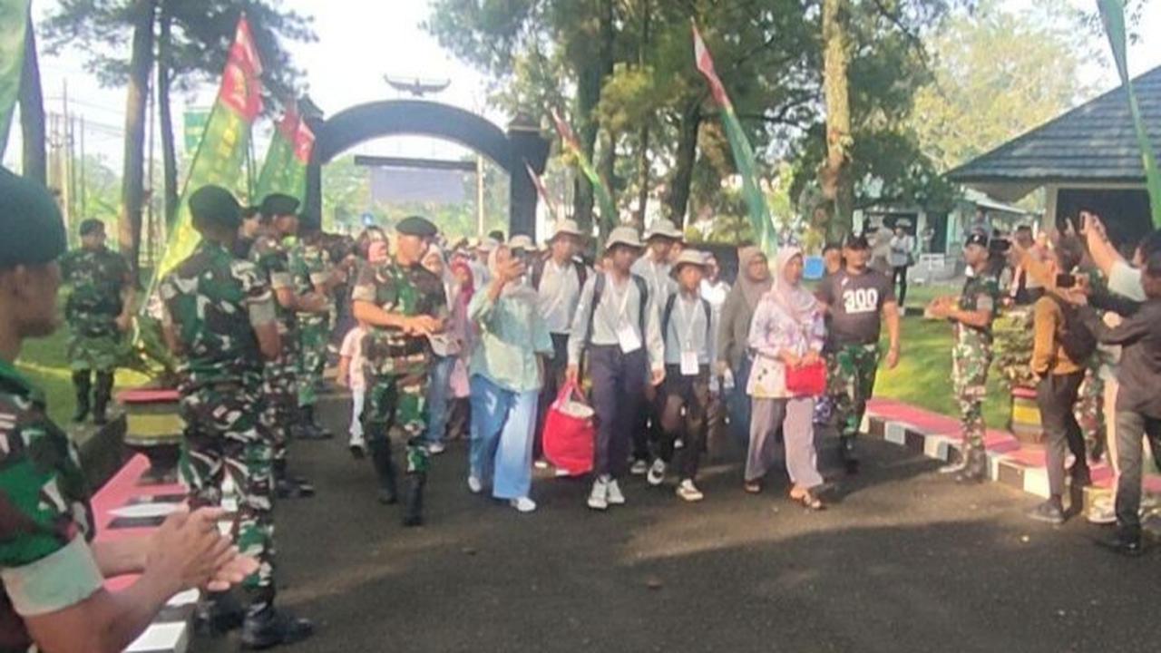Ratusan Anak Tinggalkan Barak Militer Besok, Wamendagri: Kita Lihat Hasilnya, Kalau Bagus Diperkuat