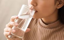 Seberapa Penting Minum Air Putih setelah Konsumsi Teh atau Kopi?