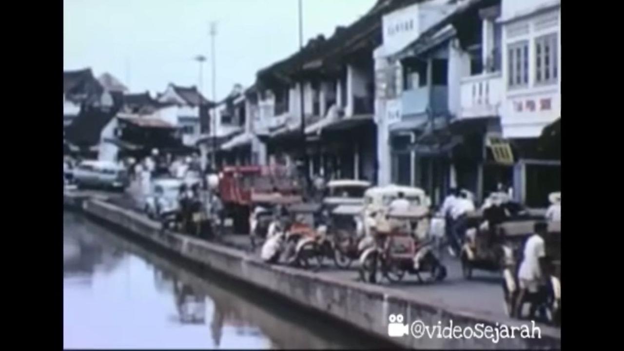 Gambarkan Perbedaan Orang Desa dan Kota Rayakan Lebaran