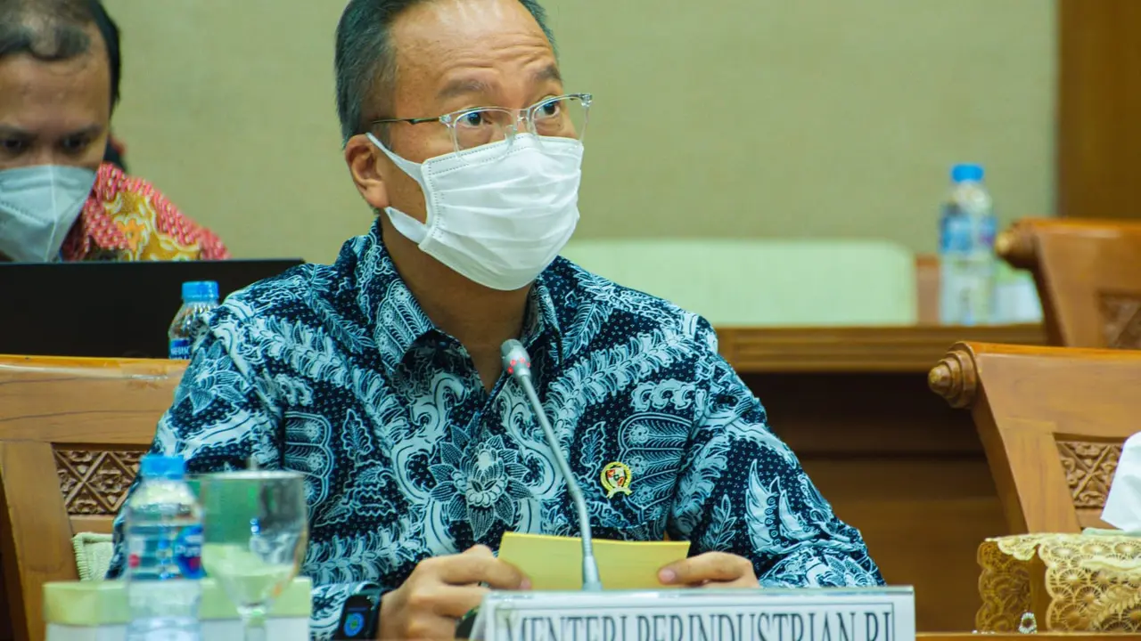 Menteri Perindustrian Agus Gumiwang Kartasasmita
