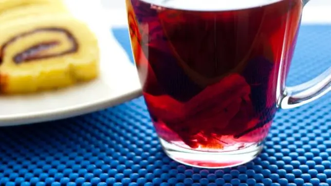 Wedang Ronde vs Uwuh, Lebih Membara Mana?