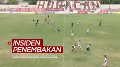 Berita video insiden penembakan terjadi saat laga sepak bola di Divisi 3 Liga Argentina yang digelar Minggu (31/10/2021).
