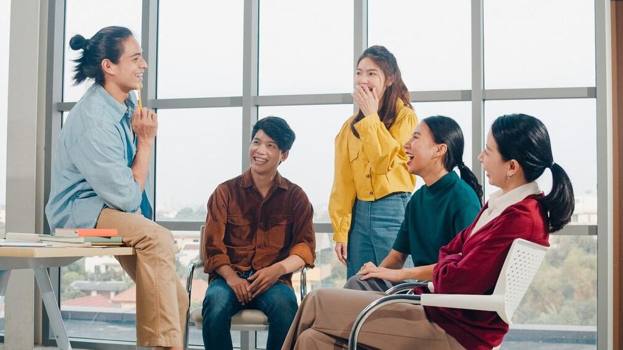 6. Menjaga Hubungan Baik dengan Orang-Orang Terdekat