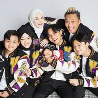 Keluarga Sule dan Nathalie Holscer. (Foto: Instagram/nathalieholscer)