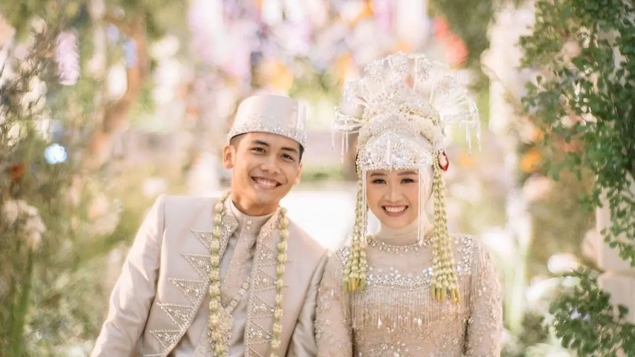Potret 6 Pasangan Artis Menikah Pakai Baju Adat Betawi, Bikin Pangling