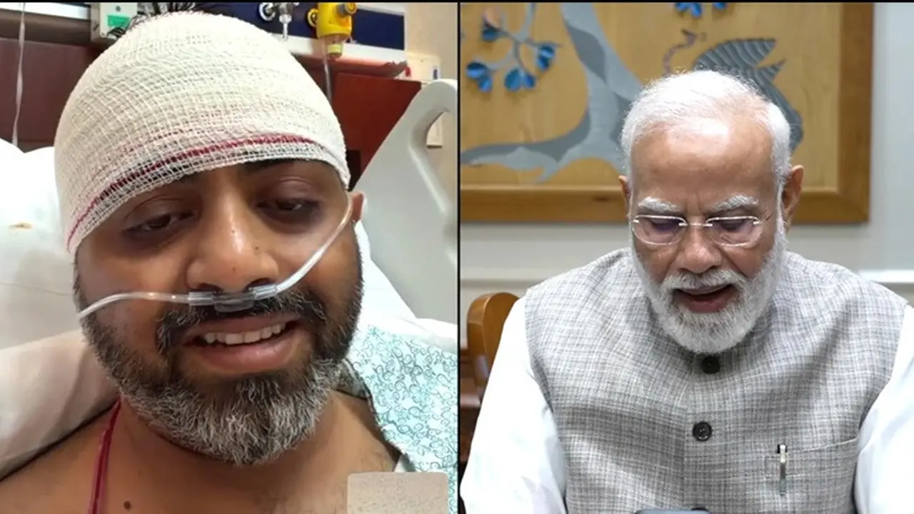 Tangkapan layar dari kanal YouTube Narendra Modi memperlihatkan Perdana Menteri India Narendra Modi berbicara dengan pilot FlyDubai, Kapten Smit Machchhar, Jumat (2/10/2026).