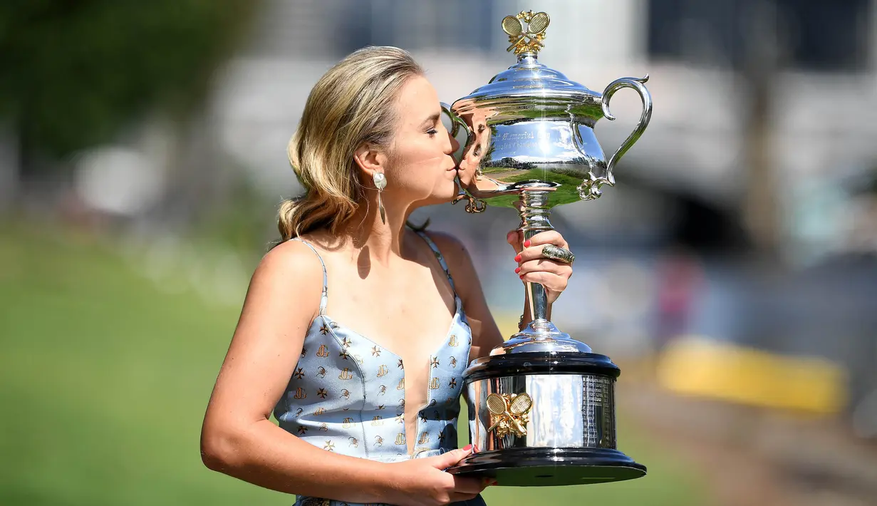 Kenin terpilih berkat keberhasilannya meraih titel grand slam pertama di Australia Terbuka, serta menjadi finalis di Prancis Terbuka. (Photo by Manan VATSYAYANA/AFP)