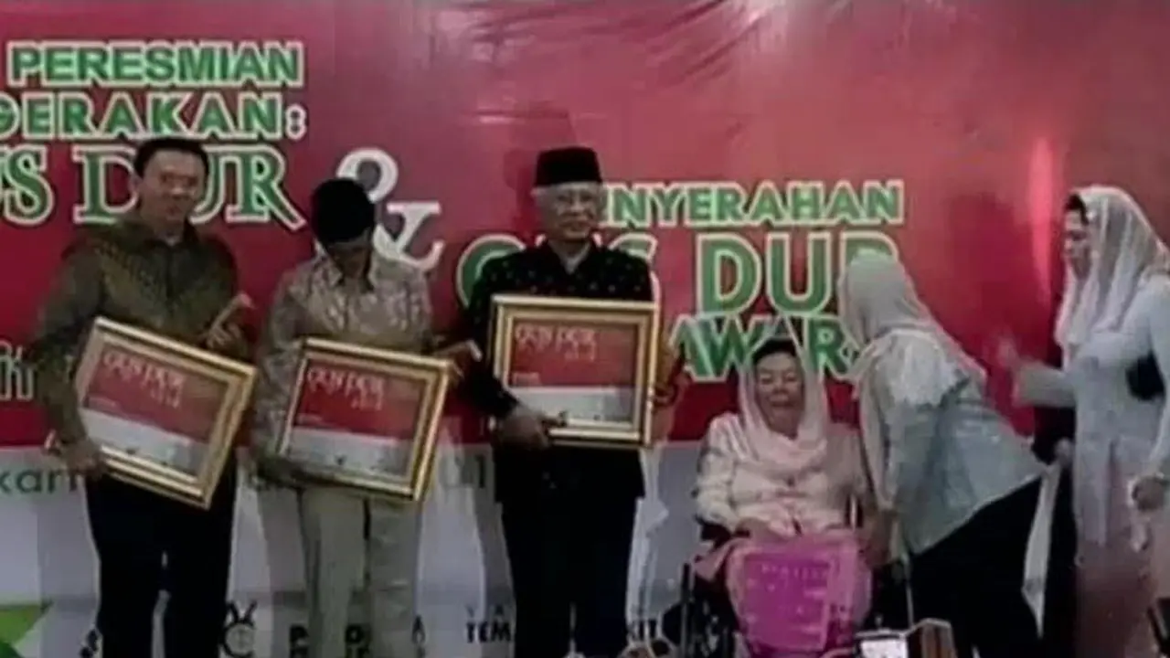 VIDEO: 3 Tokoh Bangsa Ini dapat Penghargaan Gus Dur Award 2016