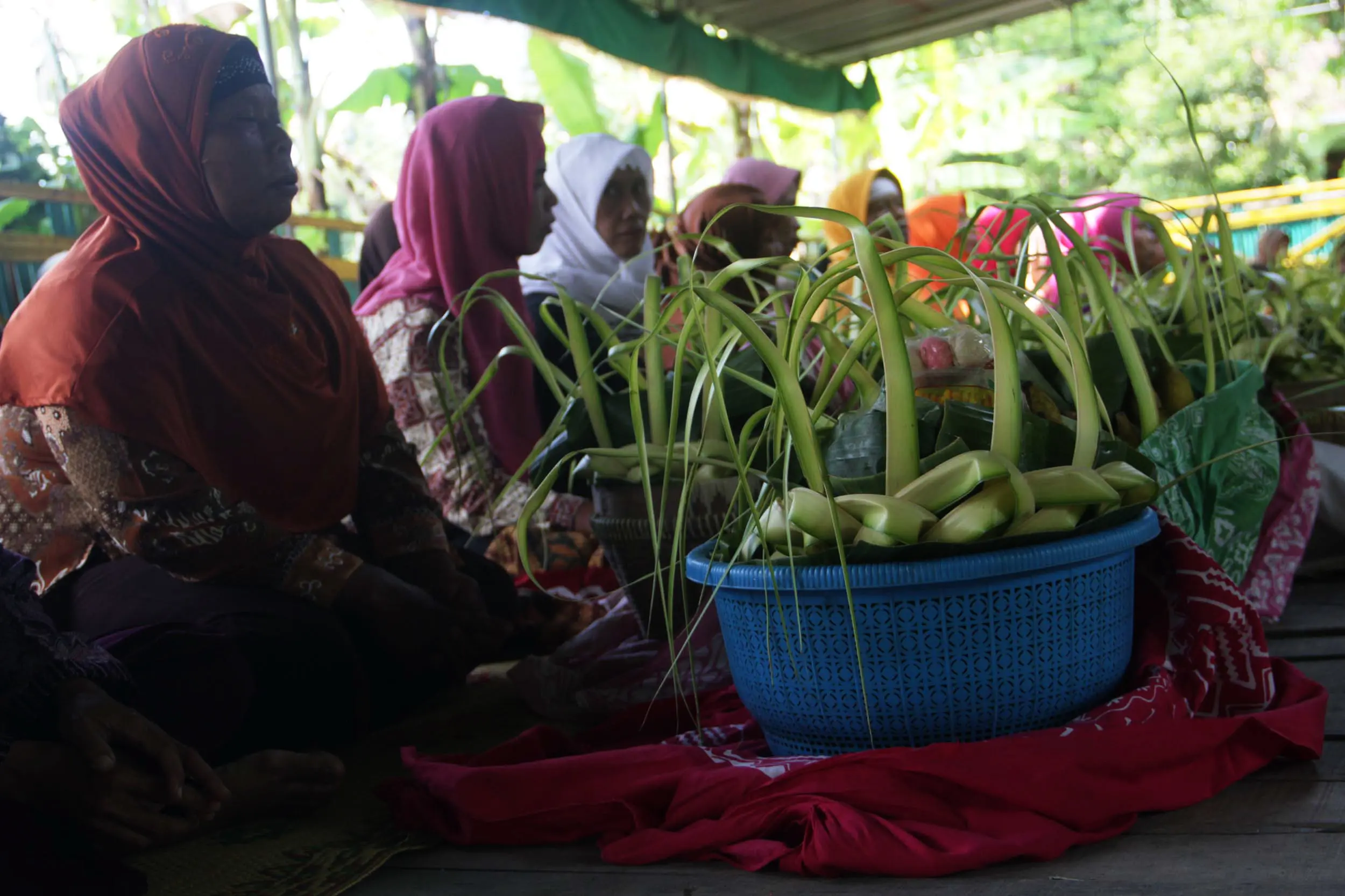 Panjangilang, wadah berbentuk anyaman janur, sempat menjadi benda wajib yang harus diikutsertakan dalam sebuah ritual tradisi budaya. (Liputan6.com/Switzy Sabandar)