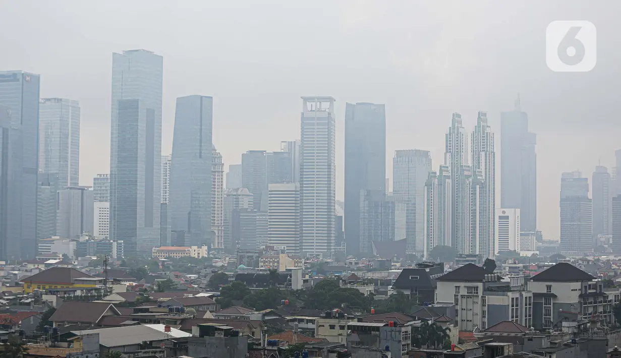 <p>Kota lain yang mencapai kategori Tidak Sehat adalah Semarang dengan angka PM2.5 69,6 &micro;g/m&sup3; per pukul 08.00 WIB. Wilayah pengukuran lainnya masih masuk kategori hijau. (Liputan6.com/Faizal Fanani)</p>