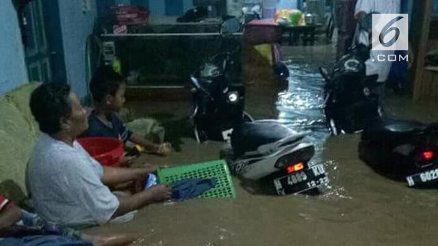 Cerita Banjir di Semarang Rumah Warga Roboh hingga Rel KA Tak