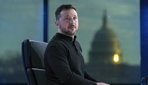 Presiden Ukraina Volodymyr Zelenskyy selama wawancara dengan FOX News Channel di Washington, Jumat (28/2/2025). (Dok.&nbsp; AP/Jose Luis Magana)