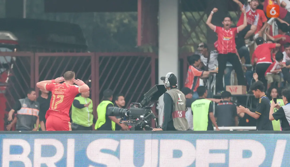 Penyerang Persija Jakarta Ivan Mamut merayakan gol ke gawang Persib Bandung pada pertandingan BRI Super League 2026/2027 di Stadion Utama Gelora Bung Karno (SUGBK), Jakarta, Sabtu (12/9/2026). Ivan Mamut mencetak gol kedua Persija yang memastikan kemenangan 2-1 atas Persib. (KLY/Budy Santoso)