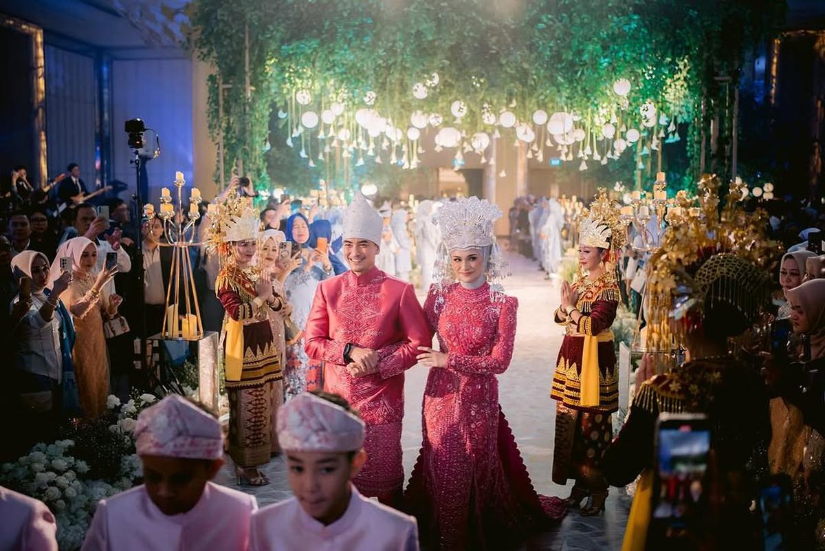 Penampilan Desy Ratnasari di Resepsi Pernikahan Putri Zulhas Jadi Sorotan, Disebut Awet Muda