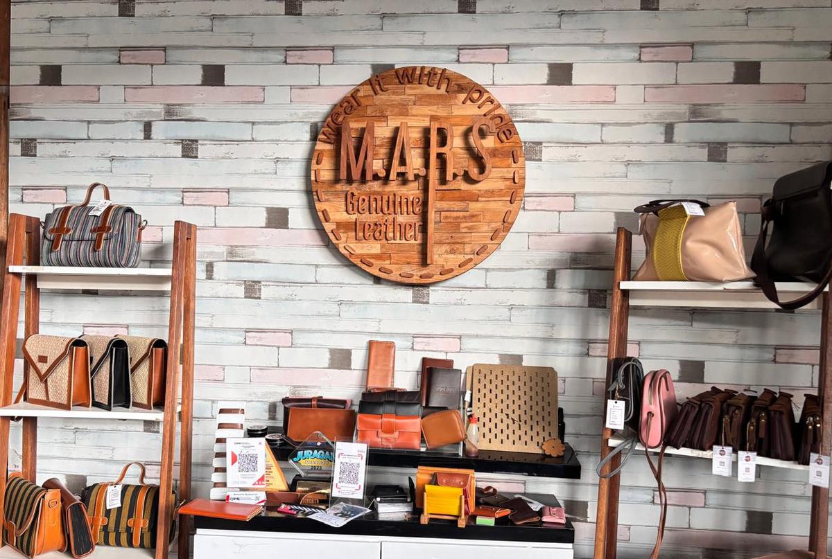 Workshop M.A.R.S Genuine Leather di Pakem, Sleman.
