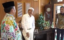 Sidak ke Ruangan Kantor, Dedi Mulyadi Lihat Meja Kotor Sekda Jabar Auto Ambil Lap Langsung Dibersihkan