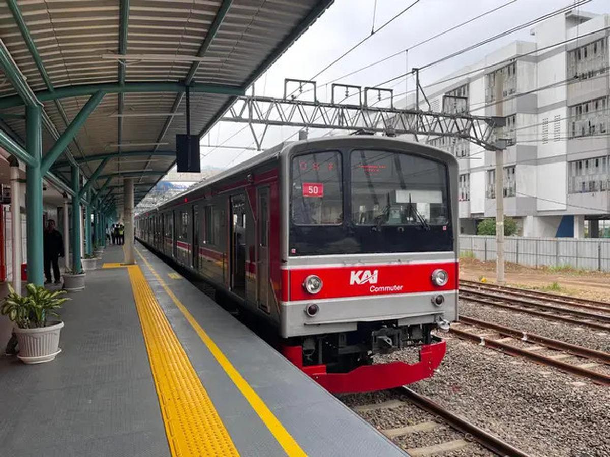 Stasiun JIS Dibuka, Warga Rela Putar Arah Demi Jajal Akses Baru
