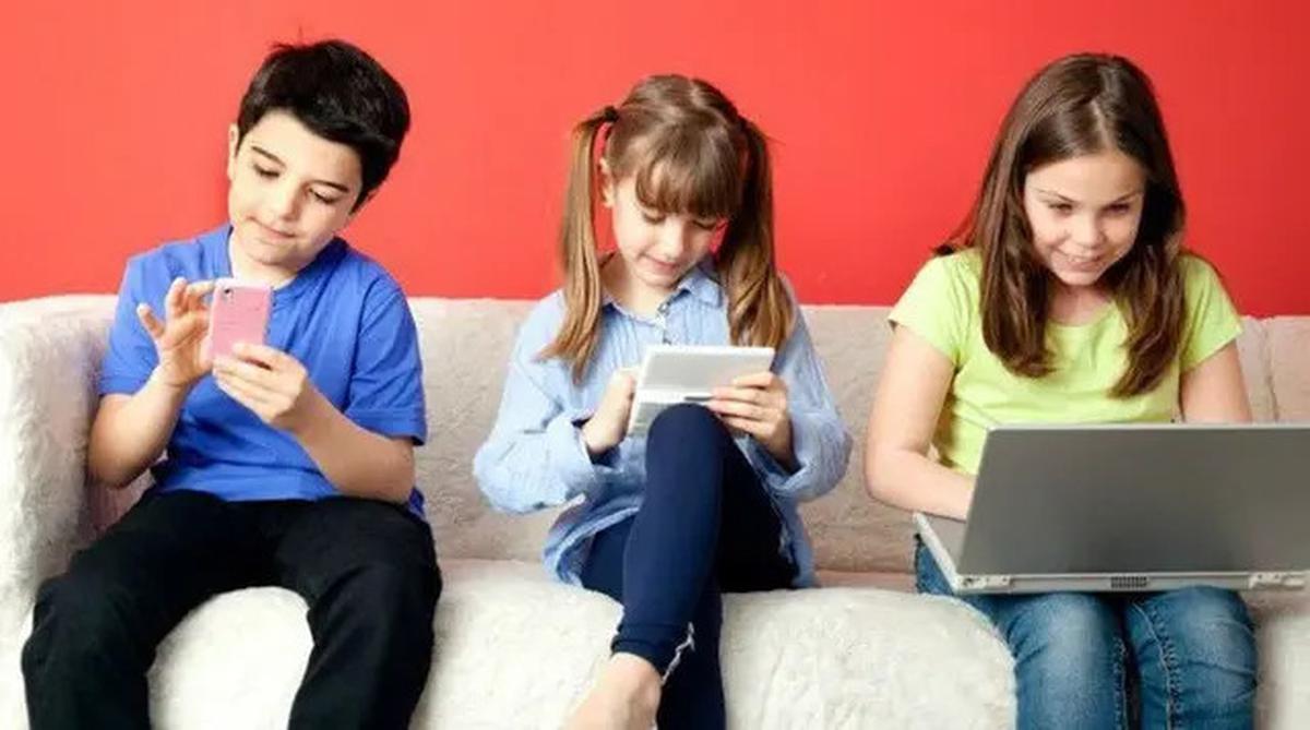 Cara Efektif Mencegah Kecanduan Gadget pada Anak