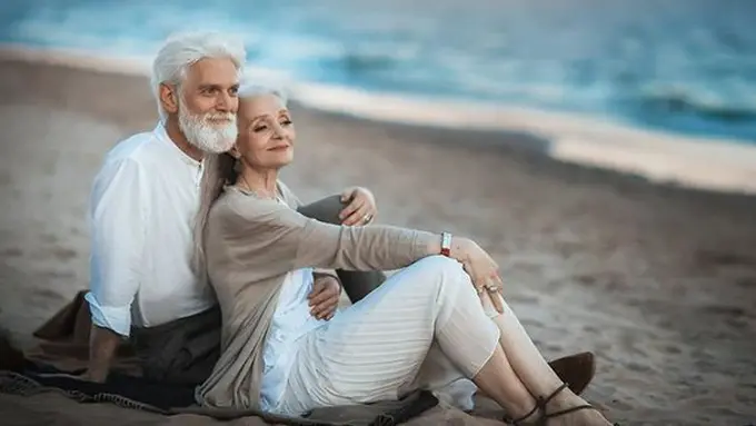 Cinta tak pernah pandang usia/copyright instagram.com/nedyalkovairina